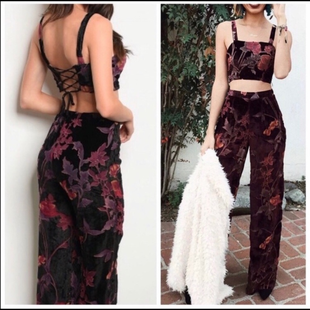 ❤️NWT Velvet Floral Two Piece Set